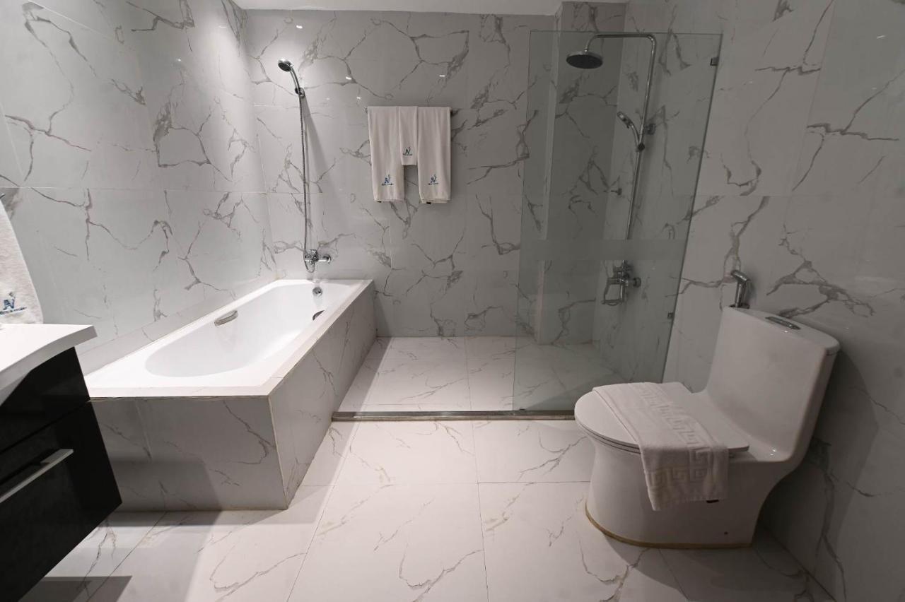 J&V Hotel And Resort Apaleng 외부 사진